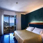 Graal Hotell 4*