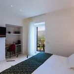 Graal Hotell 4*