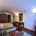 Graal Hotell 4*