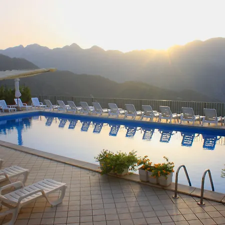 Graal Hotel 4*