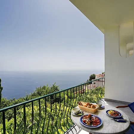 Graal Hotell 4*
