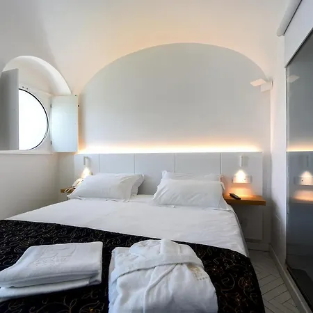 Graal Hotel 4*