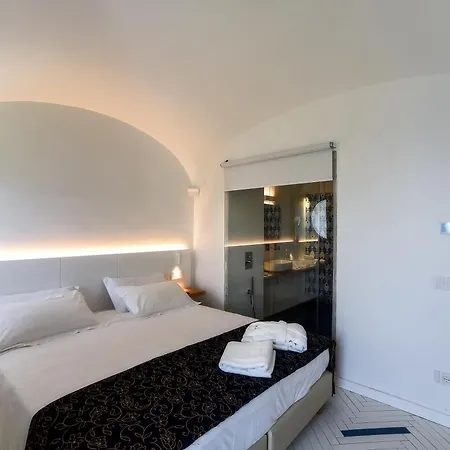 Graal Hotel 4*